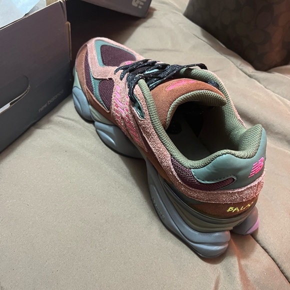 New Balance 9060 Rich Oak Burgundy - Picture 10 of 10